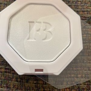 Fenty Beauty Killawat Highlighter